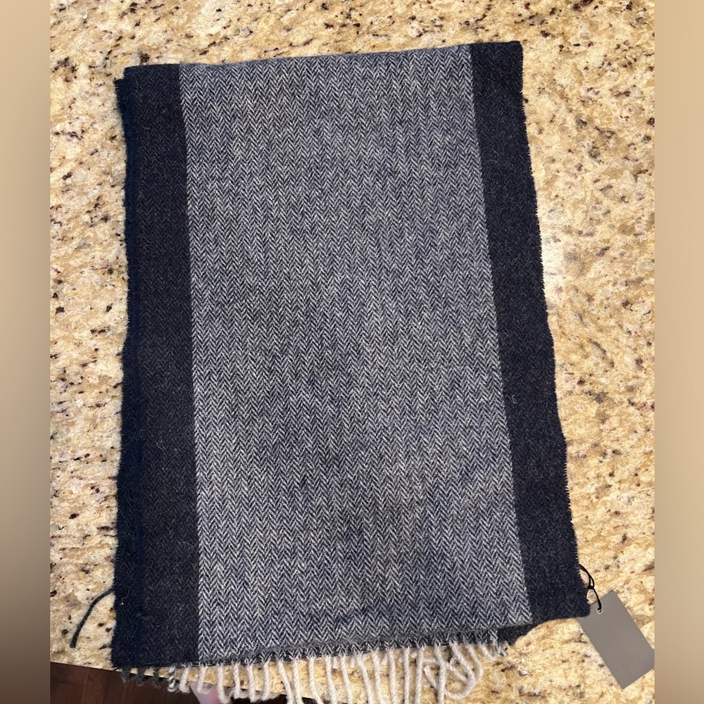 Il Moro Firenze Cashmere Blend Navy Scarf NEW